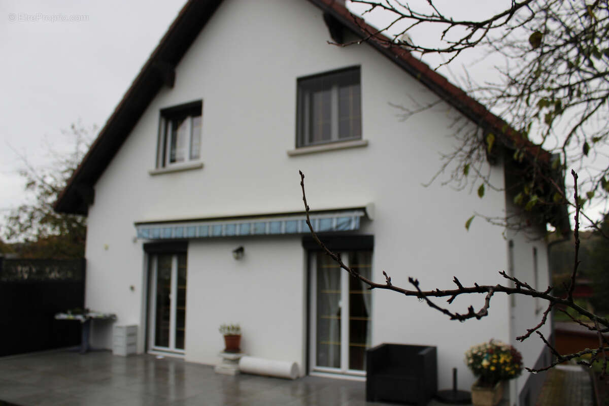 Maison à STEINBRUNN-LE-HAUT