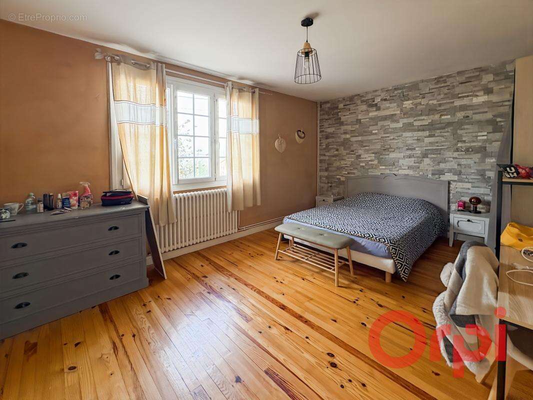 Maison à LA GUERCHE-SUR-L&#039;AUBOIS