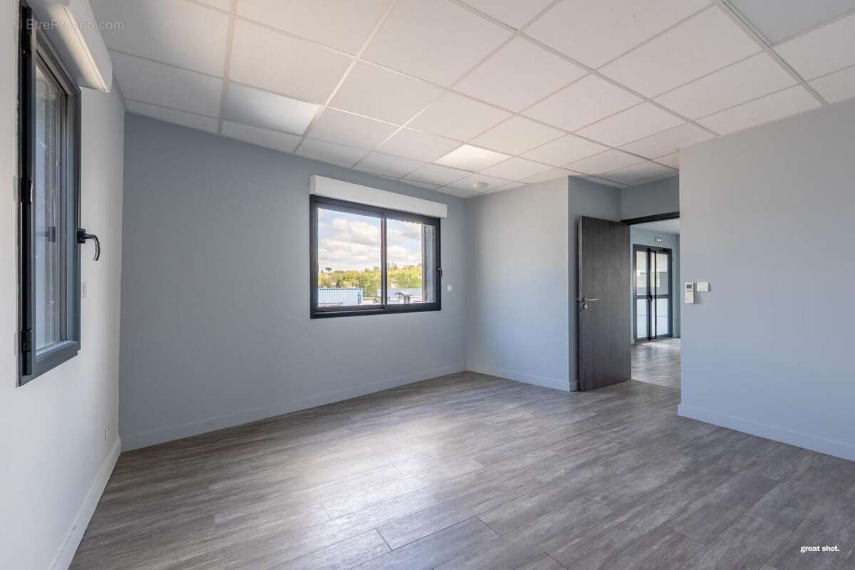 Photo 7 - Commerce à MONDOUZIL