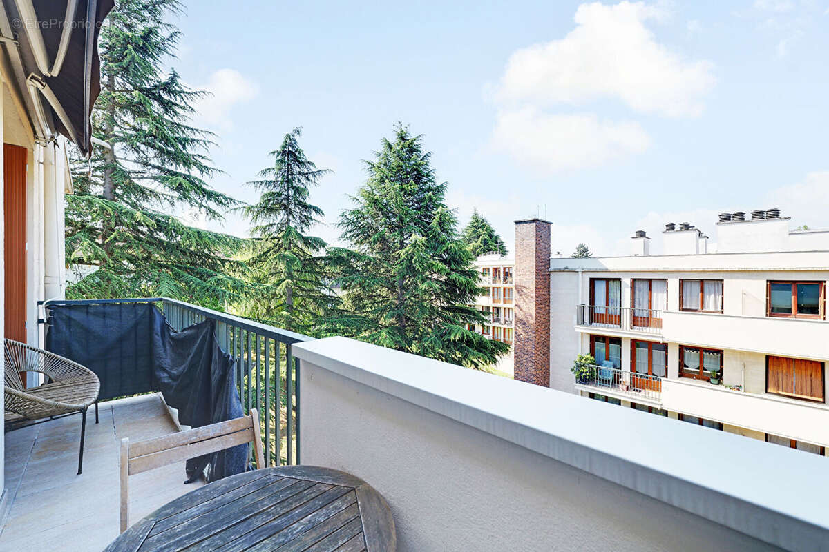 Appartement à FRESNES