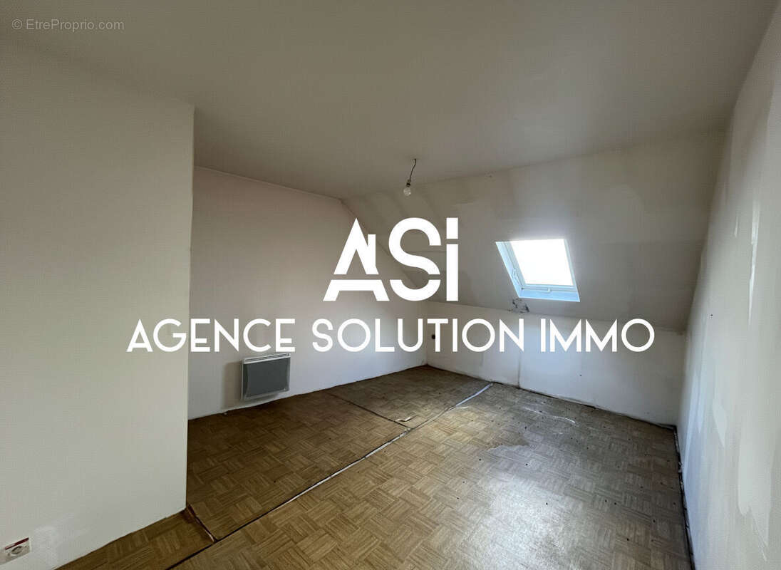 Maison à VILLAINES-LA-JUHEL