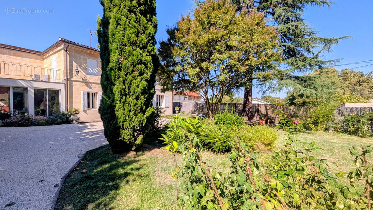 Maison à SAINT-CAPRAIS-DE-BORDEAUX