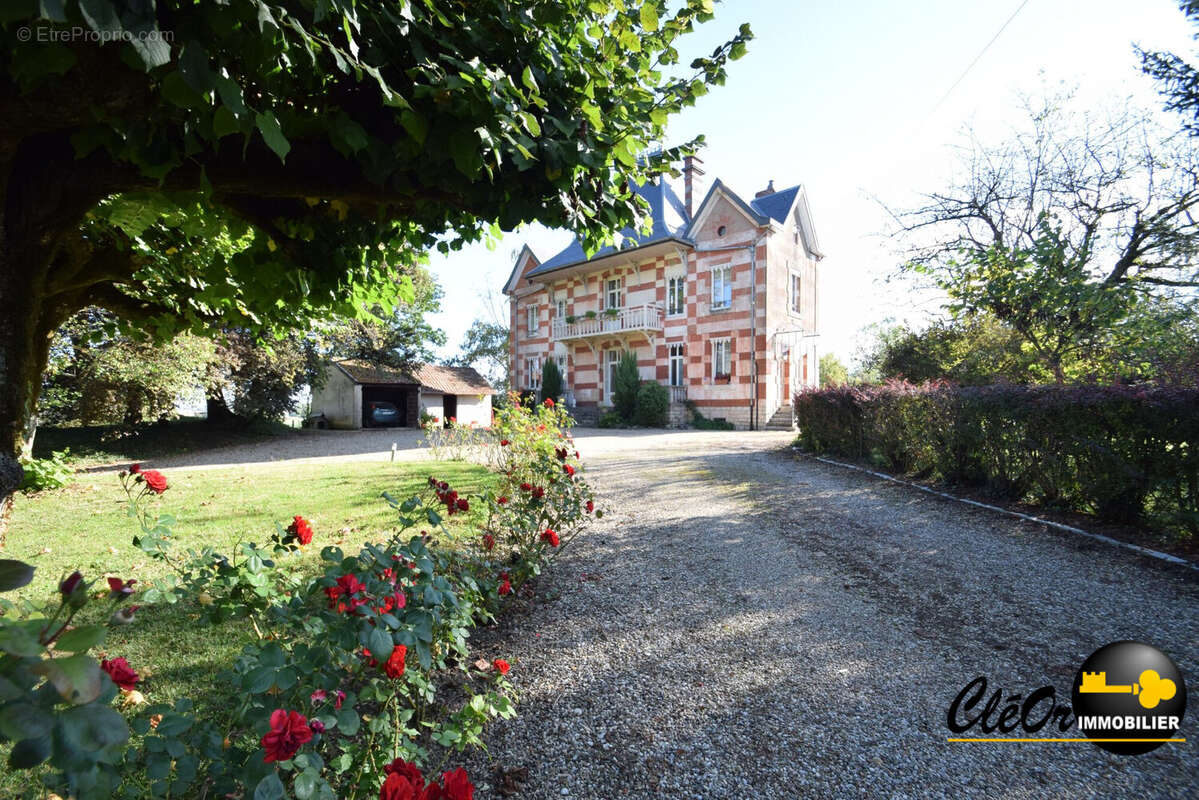 Maison à PIERRE-DE-BRESSE