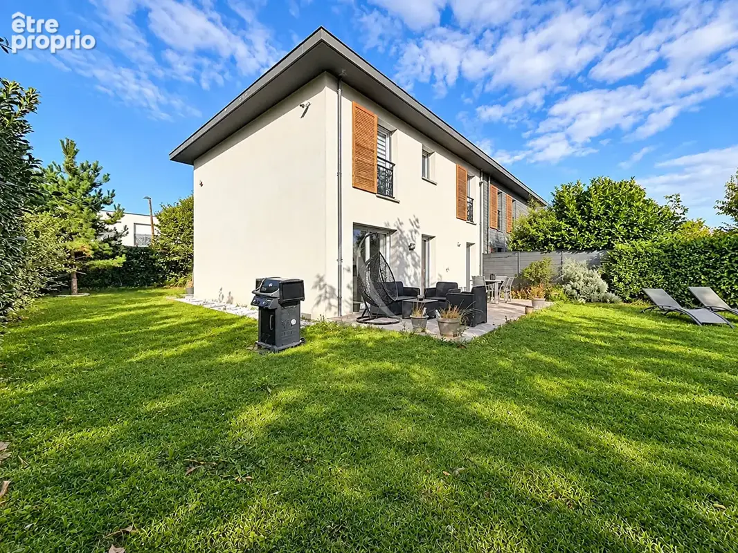 Maison située à Claye Souilly - construction 2017 - 4 chambres - jardin de 450 m2 - garage - photo 3