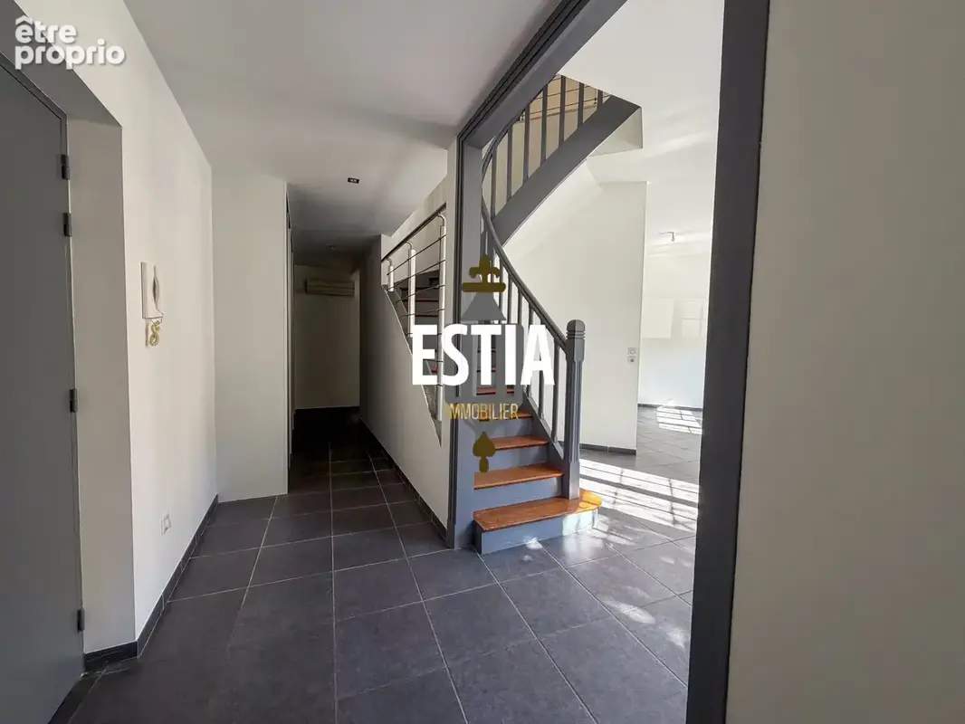 Appartement 4 pièces 111 m² à vendre à Mirecourt (88500) - photo 2