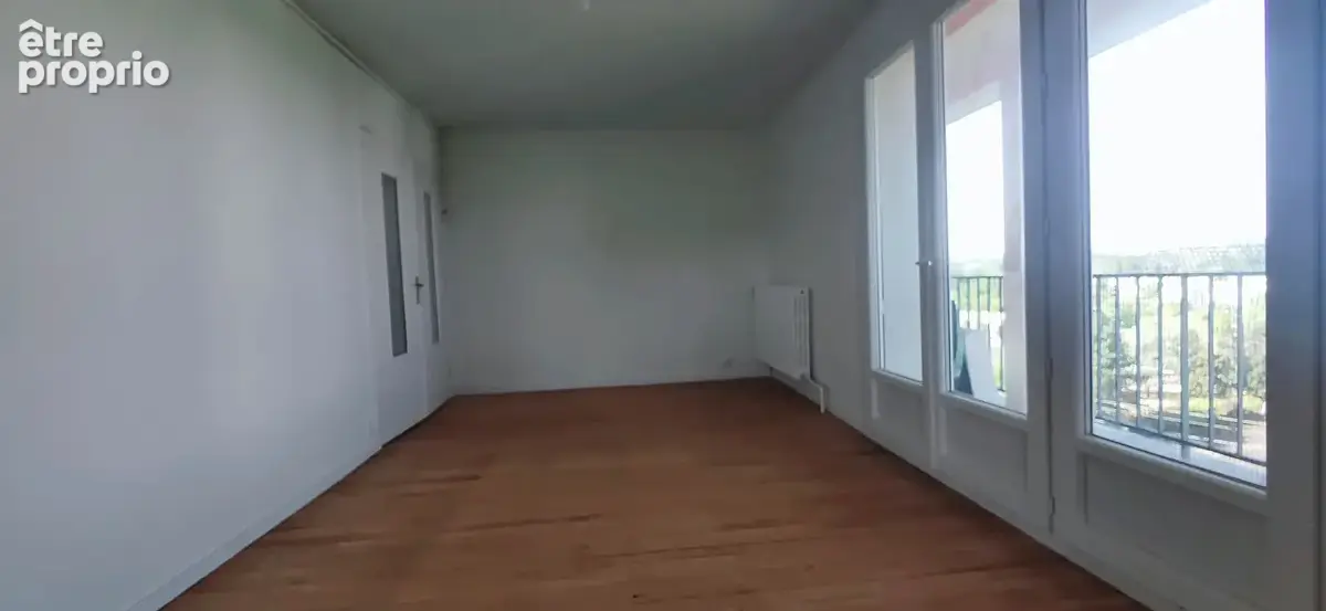 T3 entierement renové au 7ème avec balcon et garage - photo 7