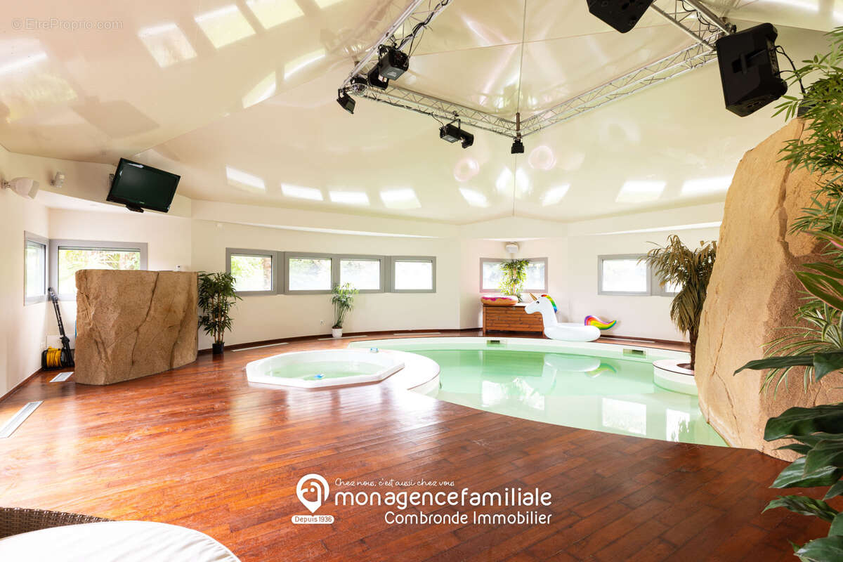 Maison à PONT-DU-CHATEAU