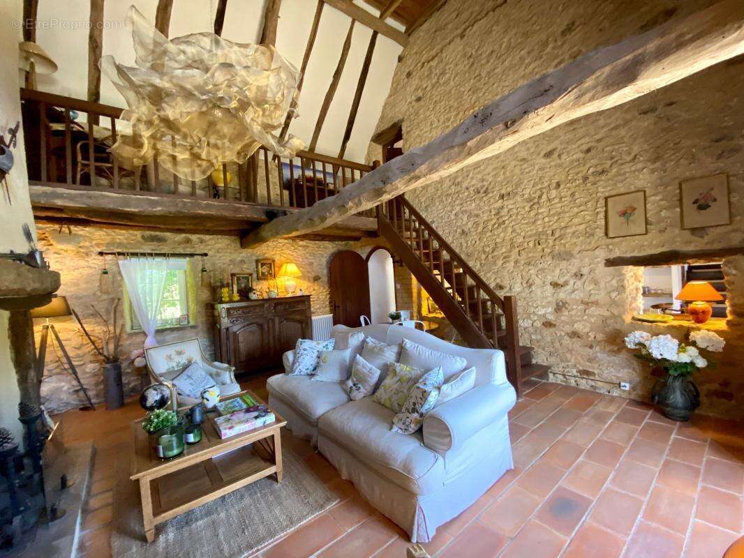 Maison à SAINTE-ALVERE
