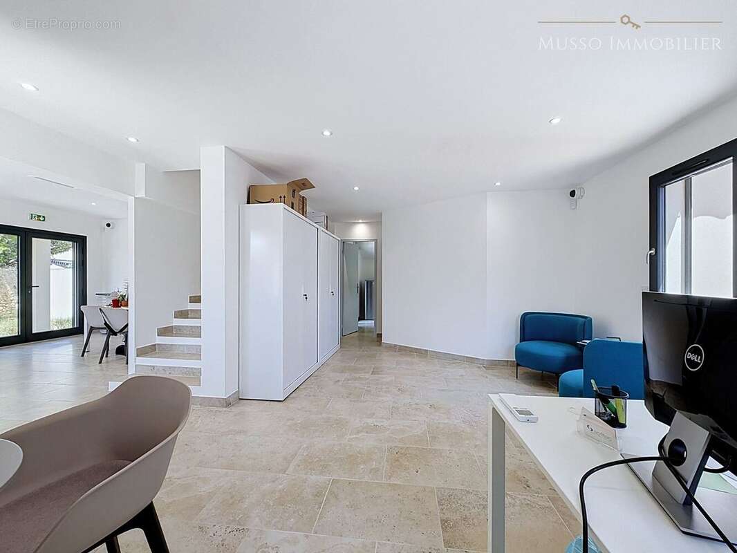 Commerce 120 m² à Orange  - photo 8