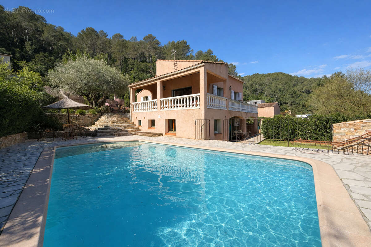 Maison à SOLLIES-TOUCAS