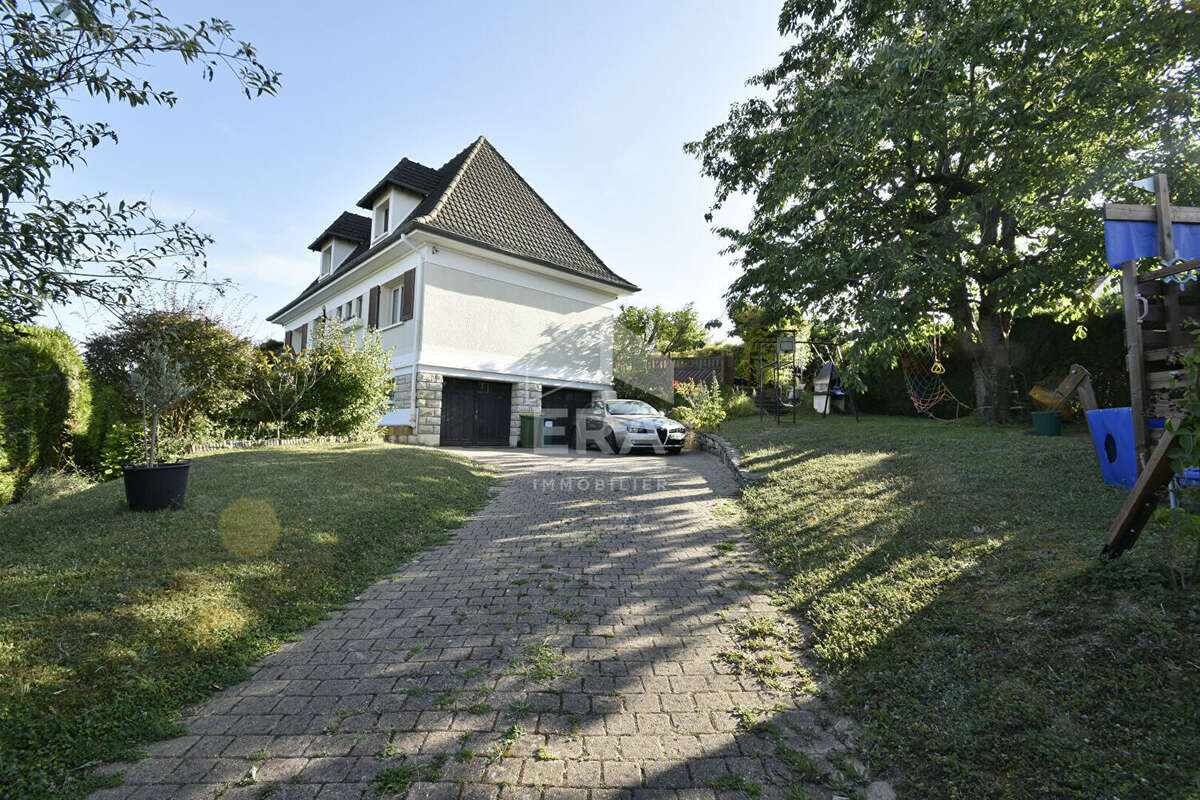 Maison à BEYNES