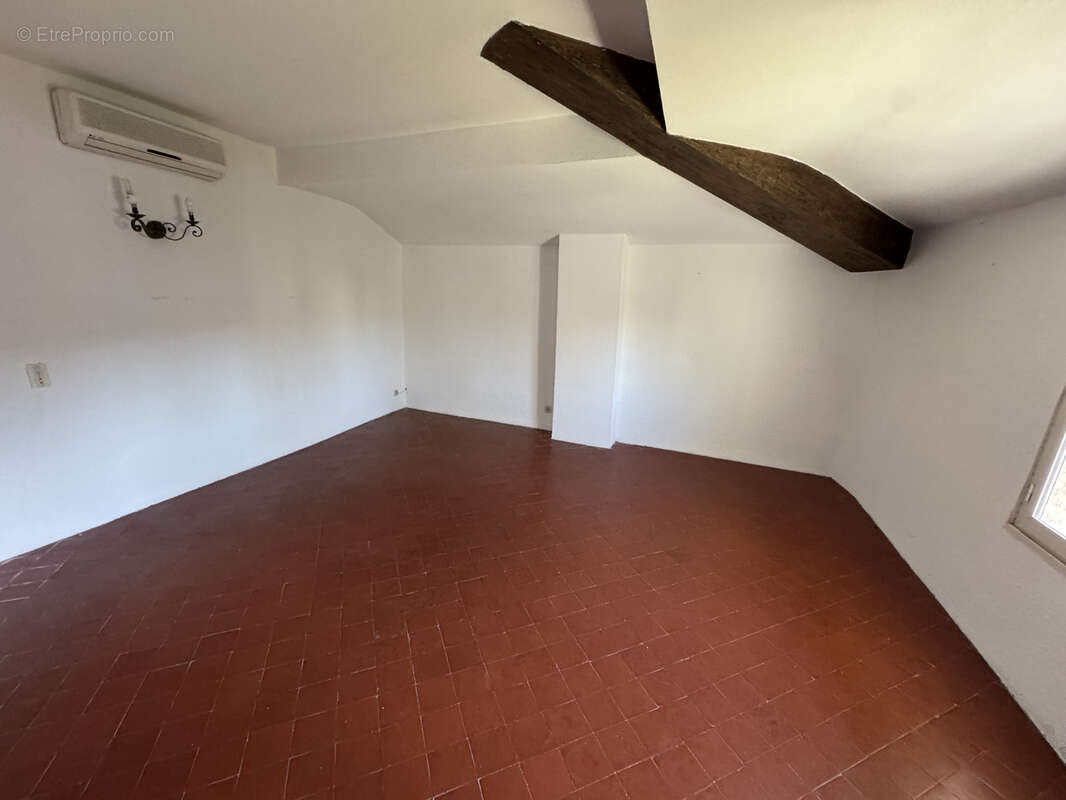 Maison à PERNES-LES-FONTAINES