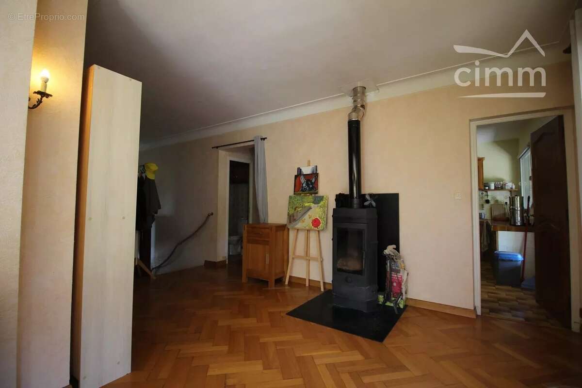 A vendre villa de 212 m² habitables avec un logement en rez de chaussée sur terrain de 5340 m² - photo 17