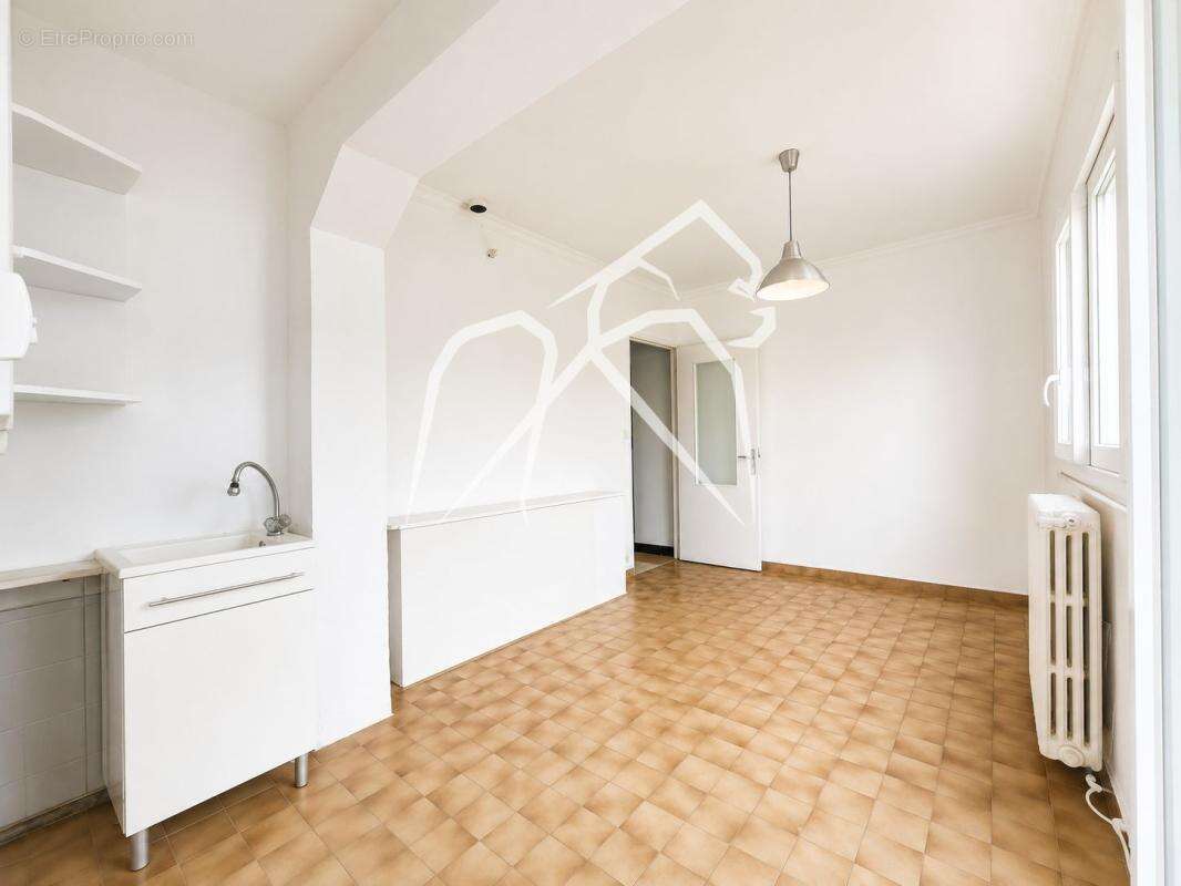 Villa 170m²  piscine  6 chambres  appartement independant sur 500m² de terrain - photo 13