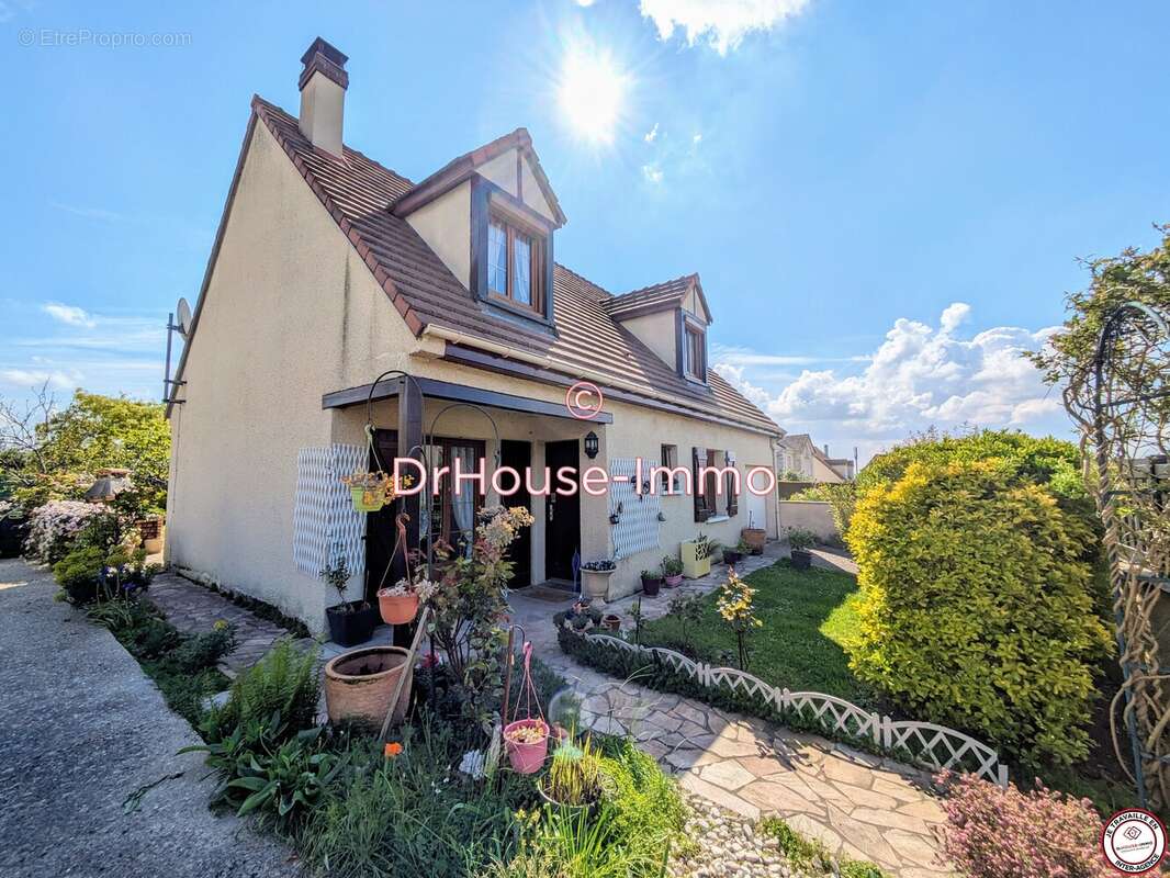 Maison à CHANTELOUP-LES-VIGNES