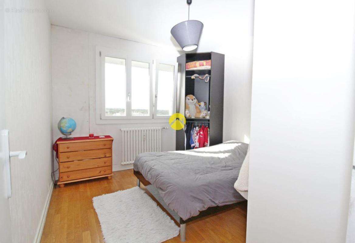 Appartement à NERIS-LES-BAINS