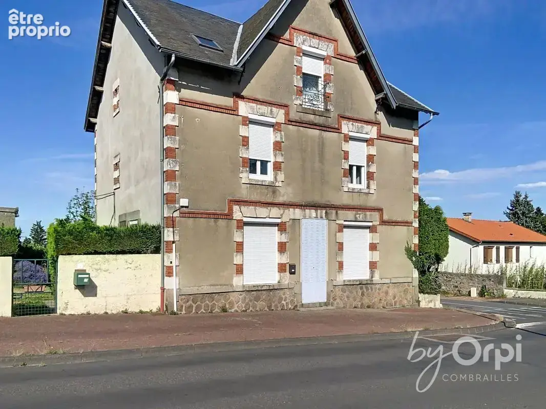 Maison à MONTAIGUT