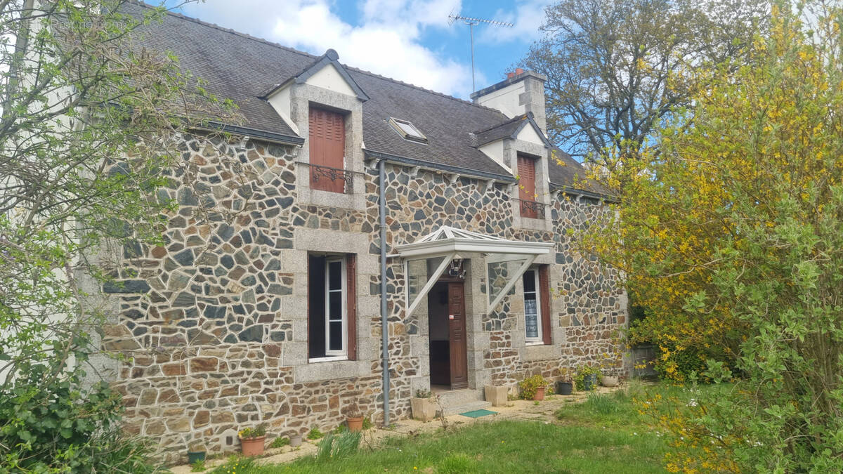 Maison à TREGUIDEL