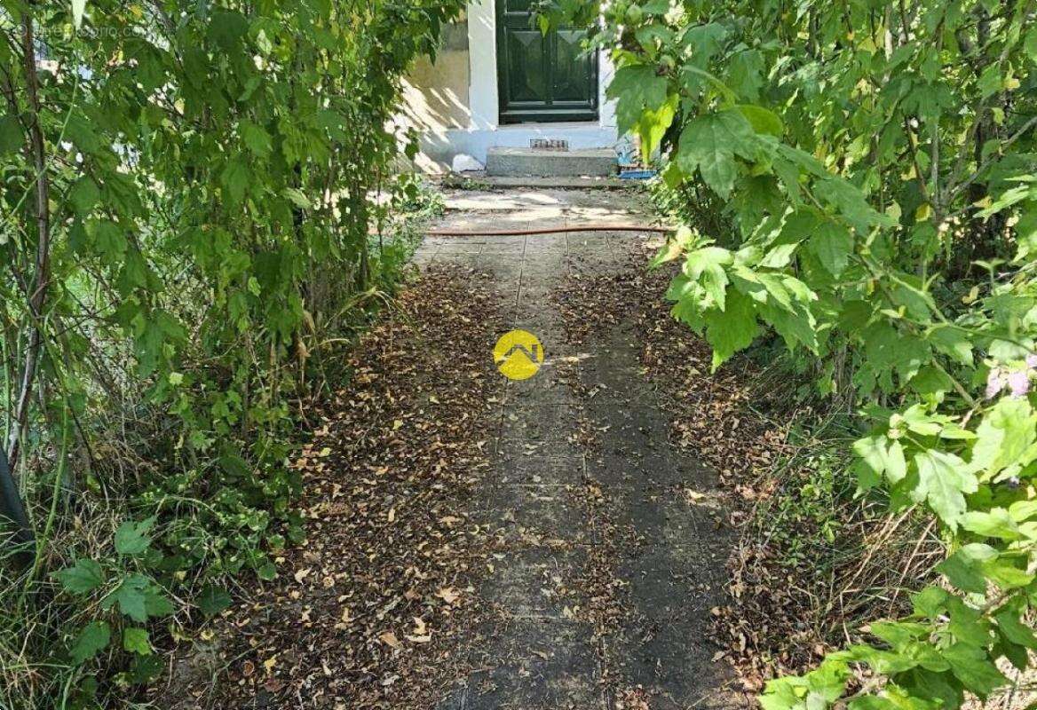 Maison à NERIS-LES-BAINS