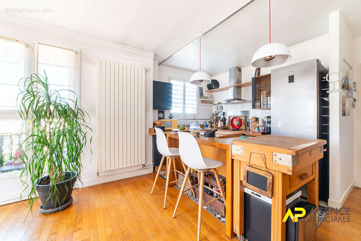 Appartement à LA GARENNE-COLOMBES