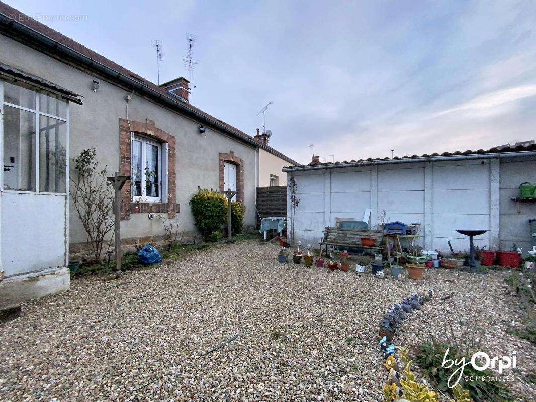 Maison à SAINT-ELOY-LES-MINES