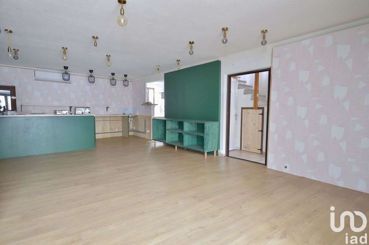 Photo 3 - Commerce à LAGRASSE