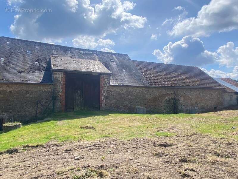 Maison à BUSSIERE-DUNOISE