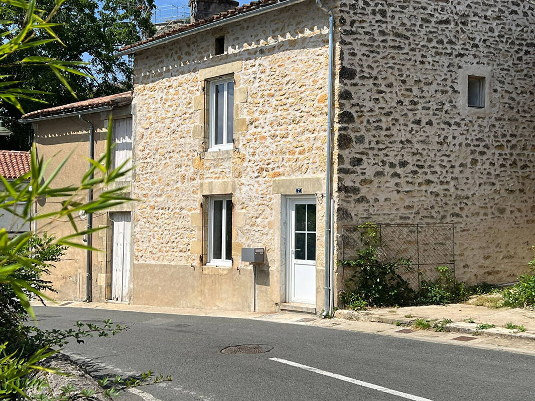 Maison à GENCAY