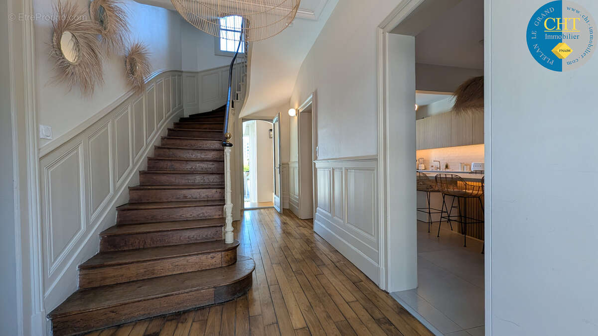 Villa de 250m2 à acheter avec 8 pièces à Rennes - photo 9