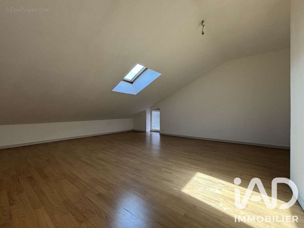 Maison 103 m² à Villefargeau  - photo 9