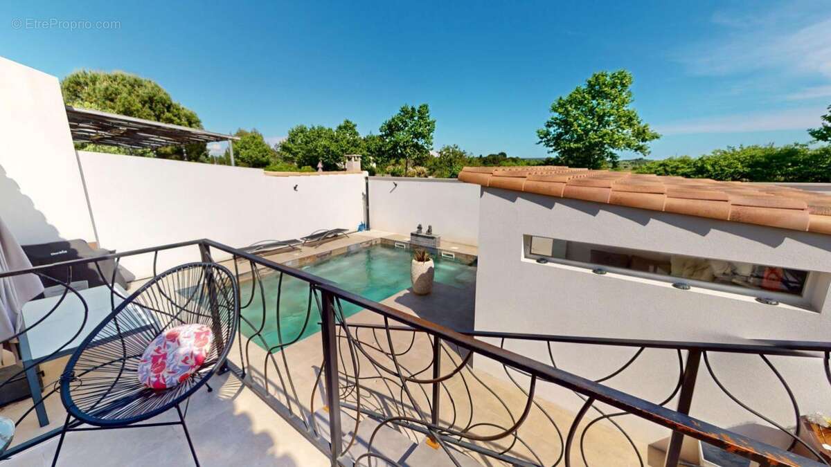 Maison à COURNONSEC