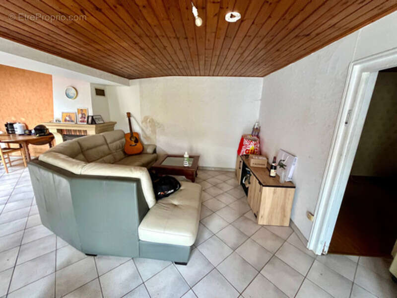 Maison à LES MAGNILS-REIGNIERS