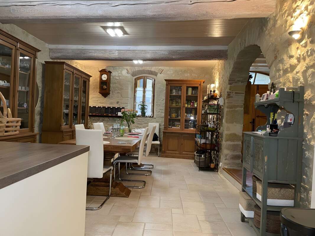 Cuisine Kitchen Maison 392 m² 6 chambres Laurac (Aude) South à France 392 sqm 6 bedrooms
