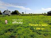 Terrain à SAINT-HILAIRE-DU-HARCOUET