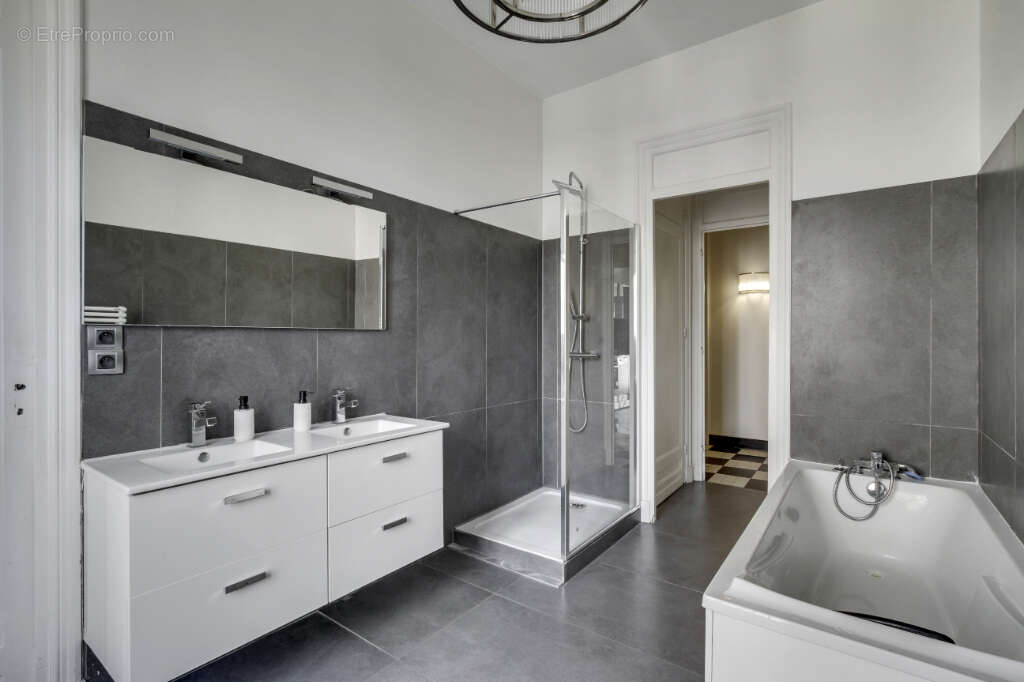 Appartement à LYON-7E