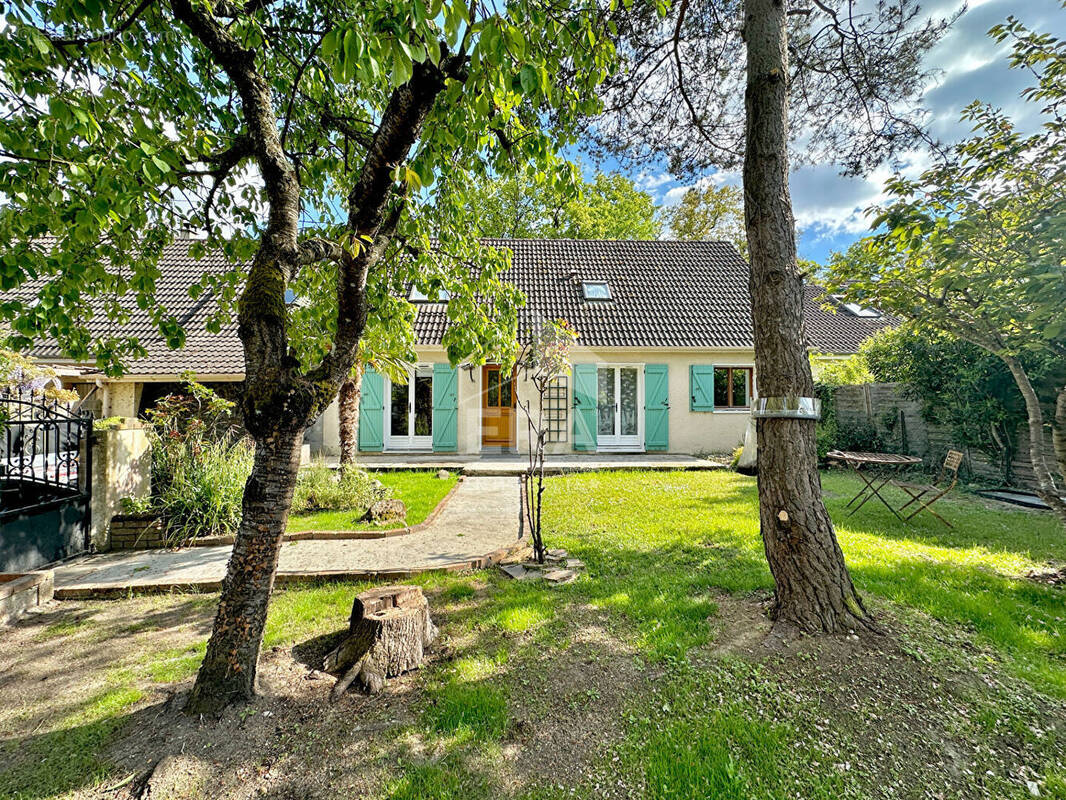 Maison à SAINT-PIERRE-LES-NEMOURS