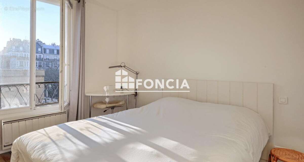 Appartement à PARIS-14E