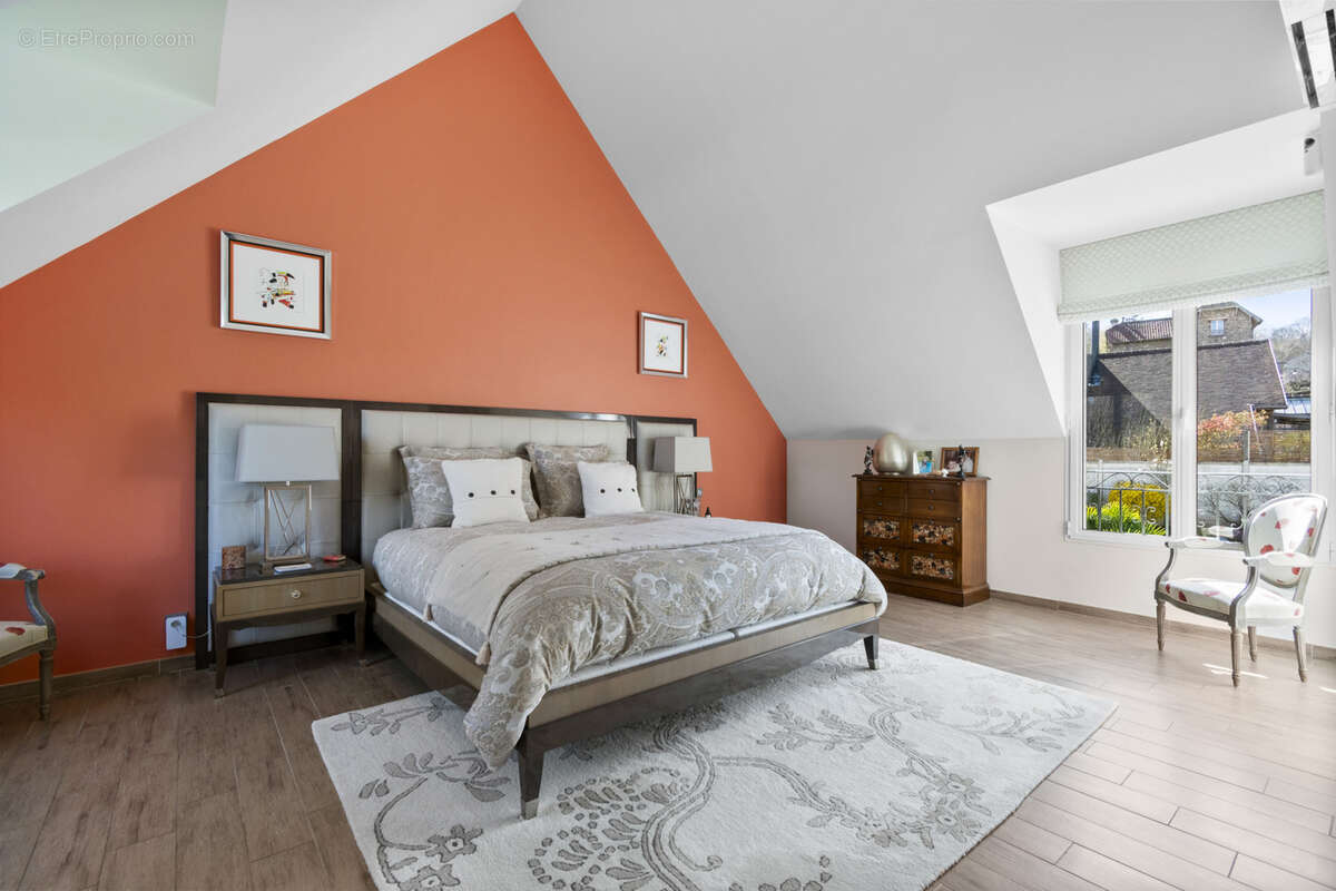 Maison à MORAINVILLIERS