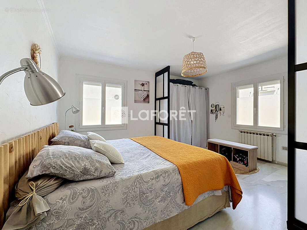Lunel - maison familiale chaleureuse aux prestations soignees avec appartement independant - photo 6