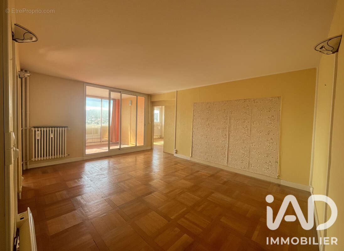 Appartement 107 m² à Bagnols-Sur-Ceze  - photo 2