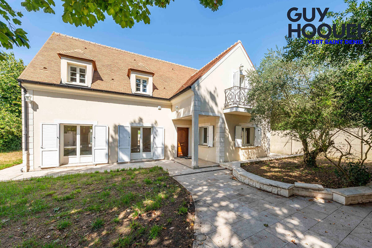 Maison 8 pièces 200 m² · à Vert-Saint-Denis · 200 m² · 594 990 €