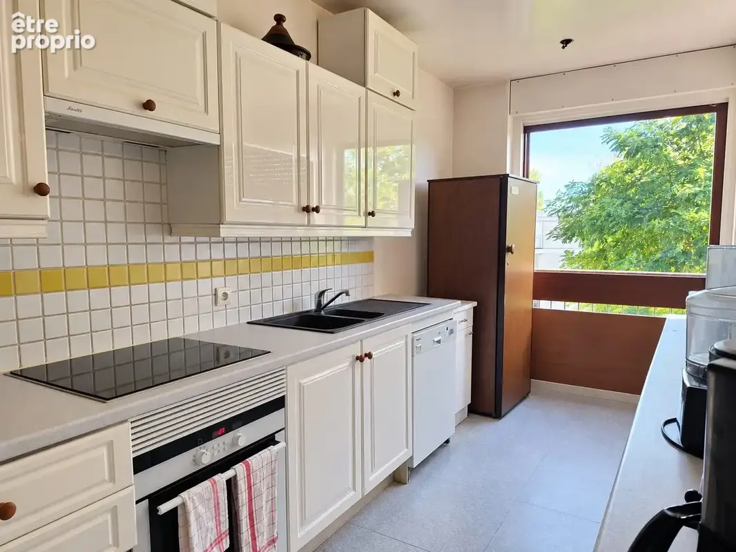 Appartement 5 pièces 97 m² à vendre à Fontenay-Le-Fleury (78330) - photo 3