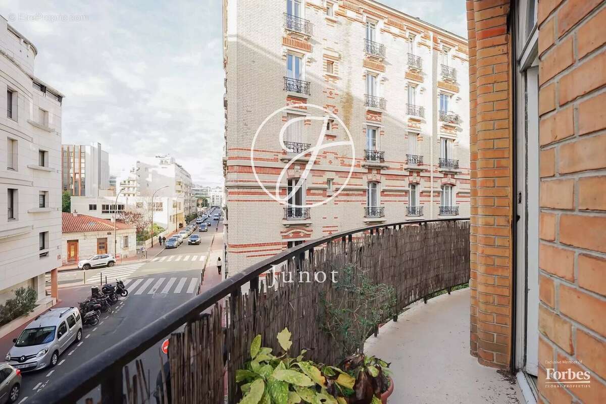 Appartement à LEVALLOIS-PERRET