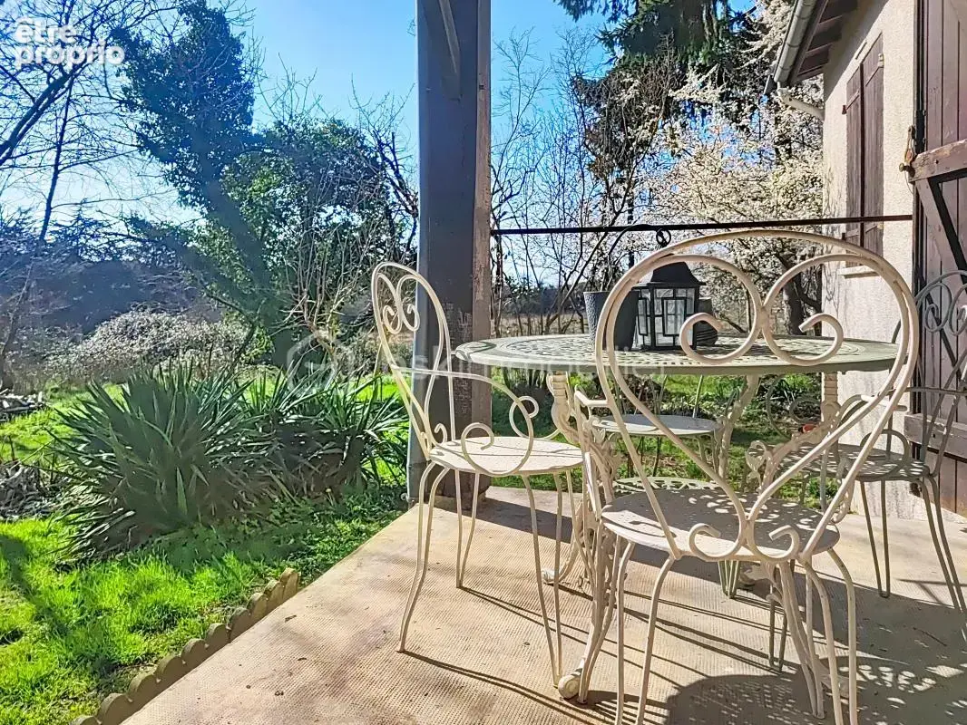 Maison à LIORAC-SUR-LOUYRE