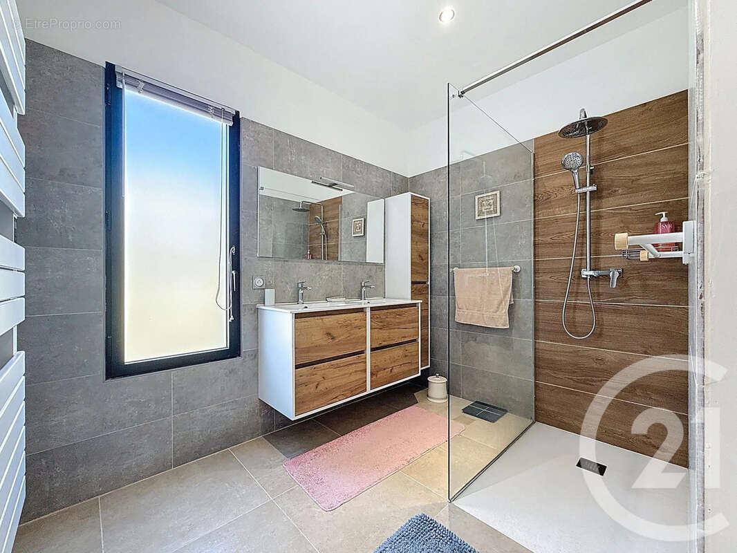 Maison à SANTA-LUCIA-DI-MORIANI