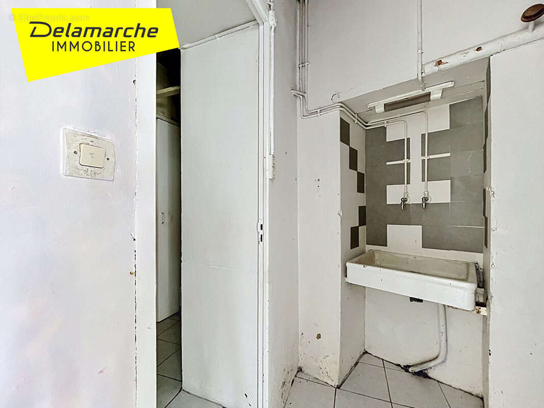À VENDRE  COMMERCE avec fort potentiel dans le bourg de Hambye - photo 8