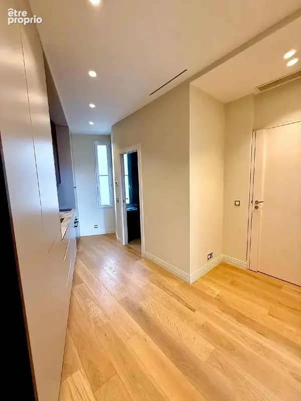 2 pieces dernier etage quartier mont boron - photo 13