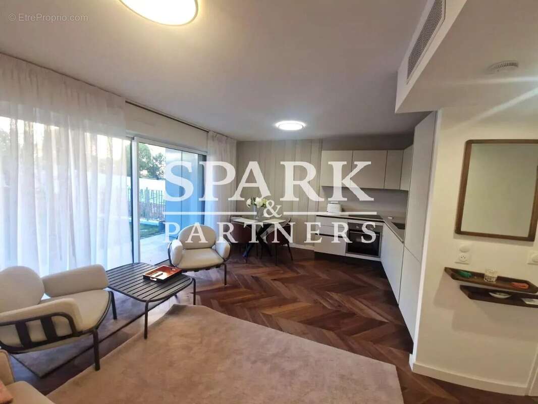 Appartement à ROQUEBRUNE-CAP-MARTIN