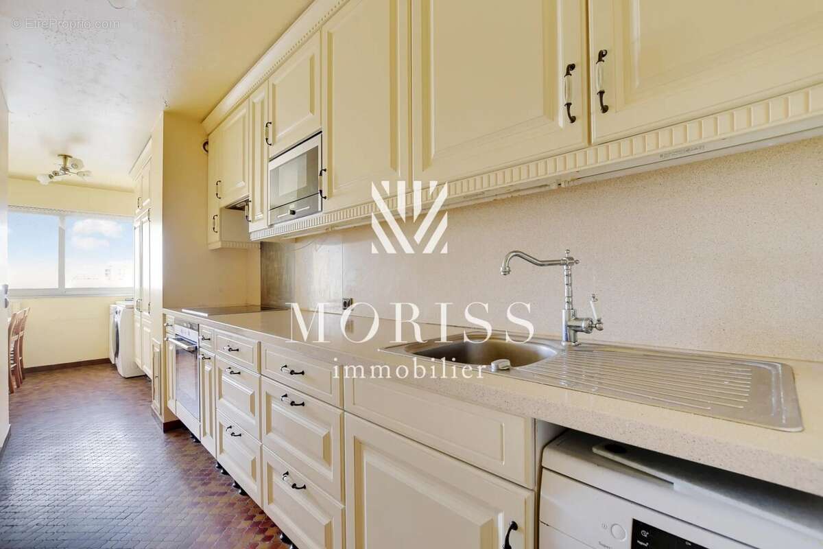 Appartement à PARIS-14E