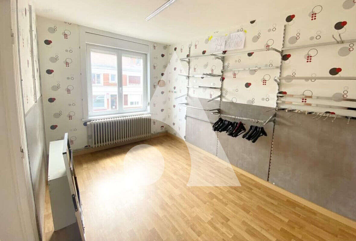 Appartement à QUIEVRECHAIN